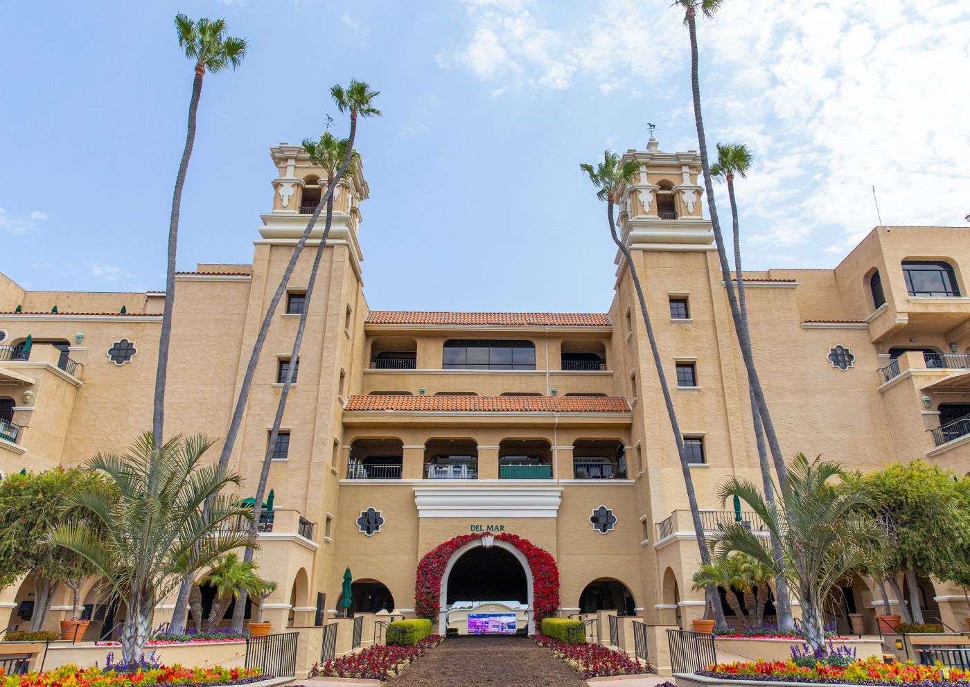 Del Mar Paddock | Metz Photography